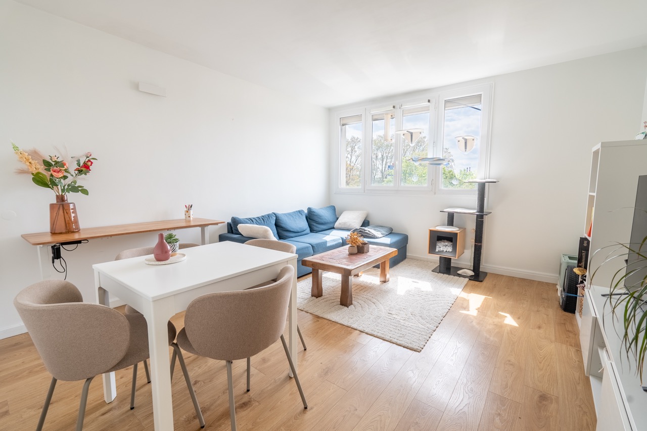 5szbZq2Z33qUdZ20FeGoc5htAQXJpvPJZT4OZ3RZ.jpg salon tres lumineux appartement exposé plein sud